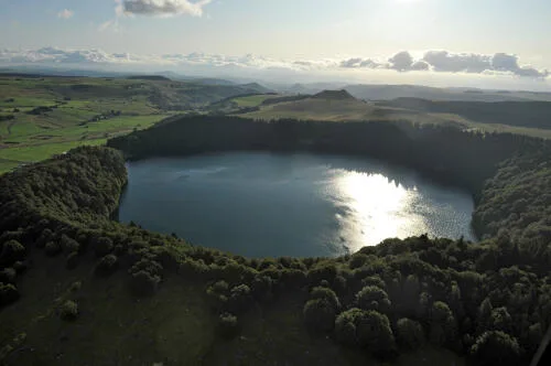 lac pavin vue d'en haut